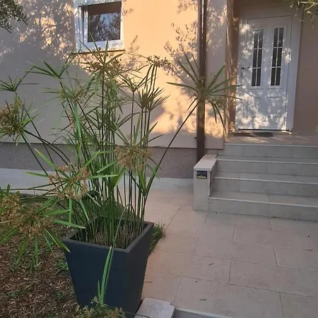 Matteo Kuca Za Odmor Pula
