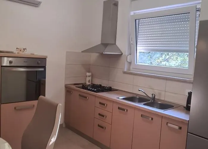 Matteo Kuca Za Odmor * Pula