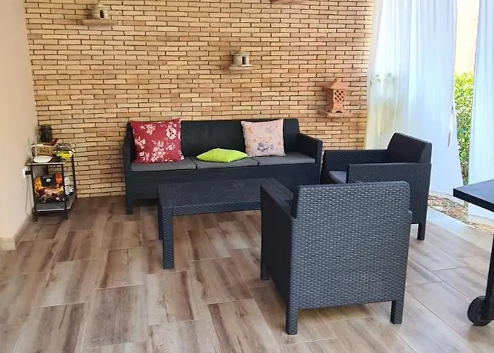 Matteo Kuca Za Odmor * Pula