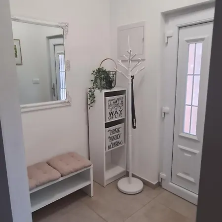 Matteo Kuca Za Odmor